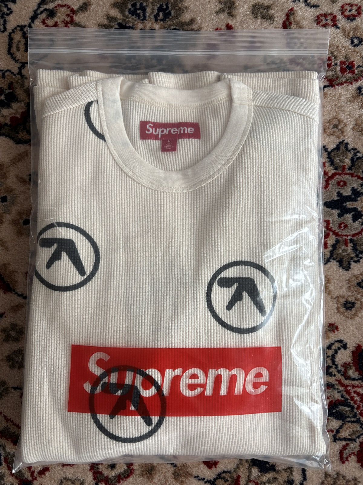 Supreme Supreme Aphex Twin Thermal Size US L / EU 52-54 / 3 - 1 Thumbnail