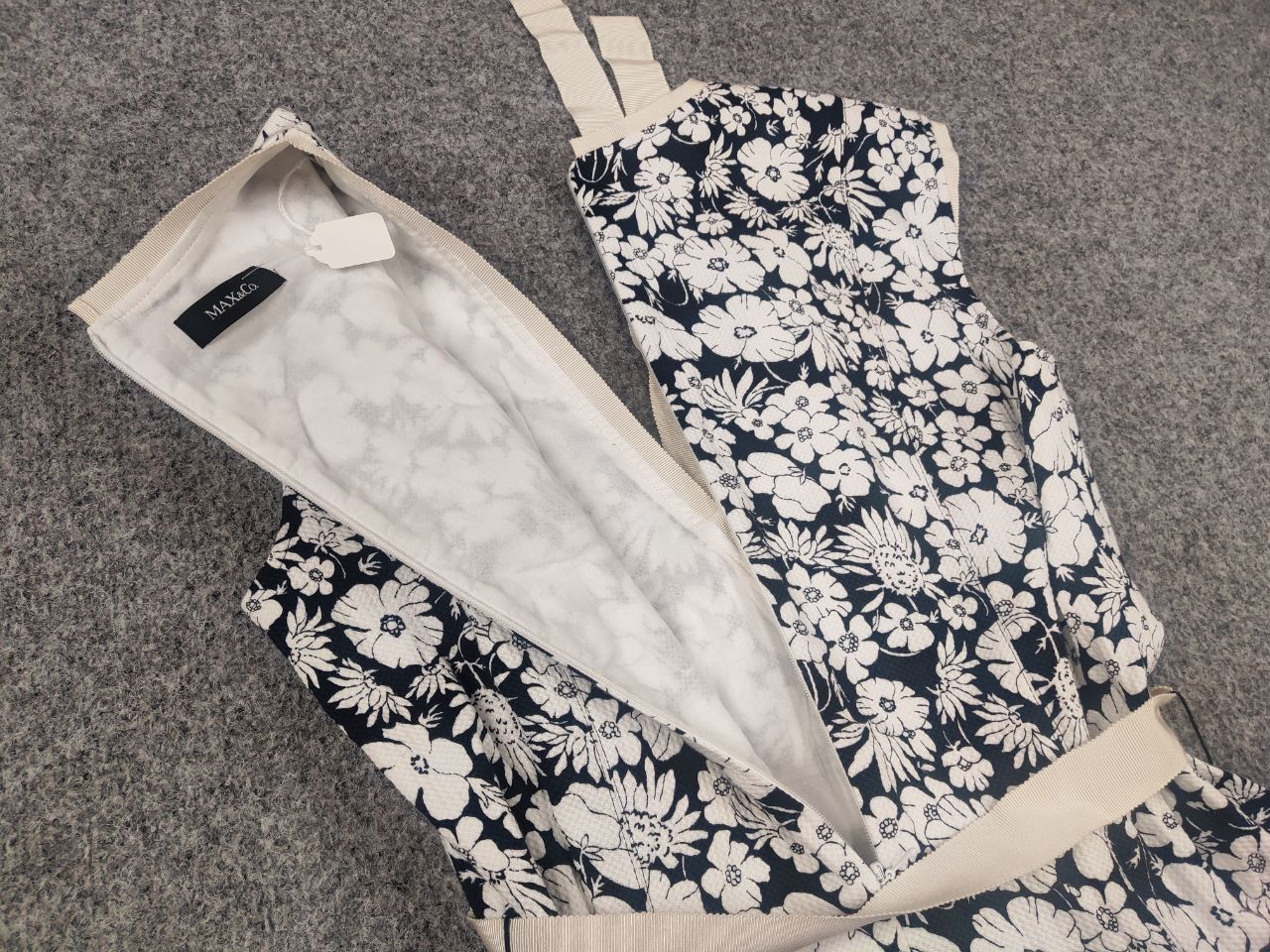 Max Mara MAX&CO Max Mara floral print midi A-Line Dress Sleeveless Size M / US 6-8 / IT 42-44 - 9 Thumbnail