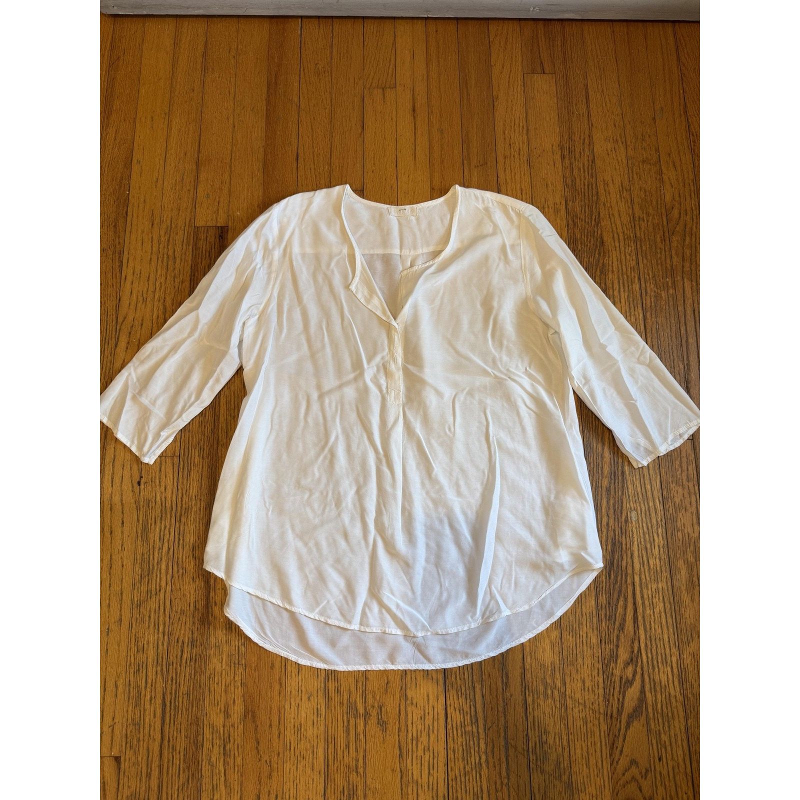 CP Shades CP Shades Blouse Medium Rayon Silk Blend Tunic Split Neck Size M / US 6-8 / IT 42-44 - 1 Thumbnail