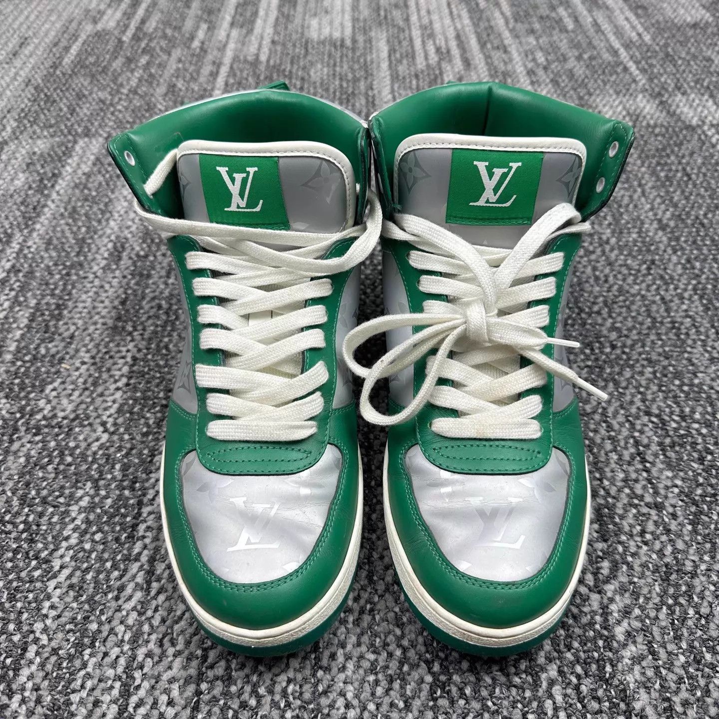 Louis Vuitton LV Monogram Rivoli H-Top Sneaker 40 (99 New) Size US 7 / EU 40 - 2 Thumbnail