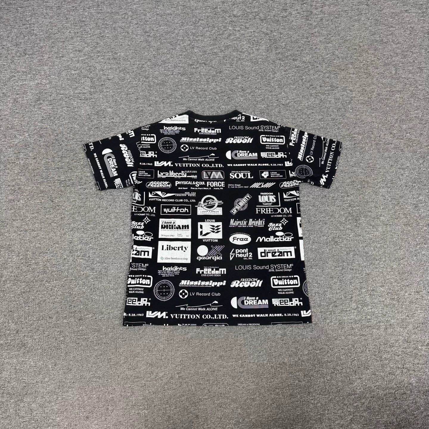 Louis Vuitton LV Billboard All Over Print Classic S T-shirt 99New Size US S / EU 44-46 / 1 - 2 Thumbnail