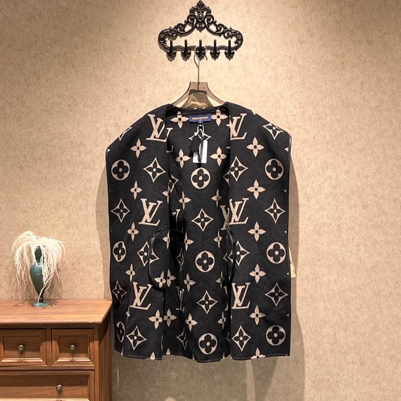 Louis Vuitton Louis Vuitton Dark milk tea big old flower full print coat Size XS / US 0-2 / IT 36-38 - 3 Thumbnail