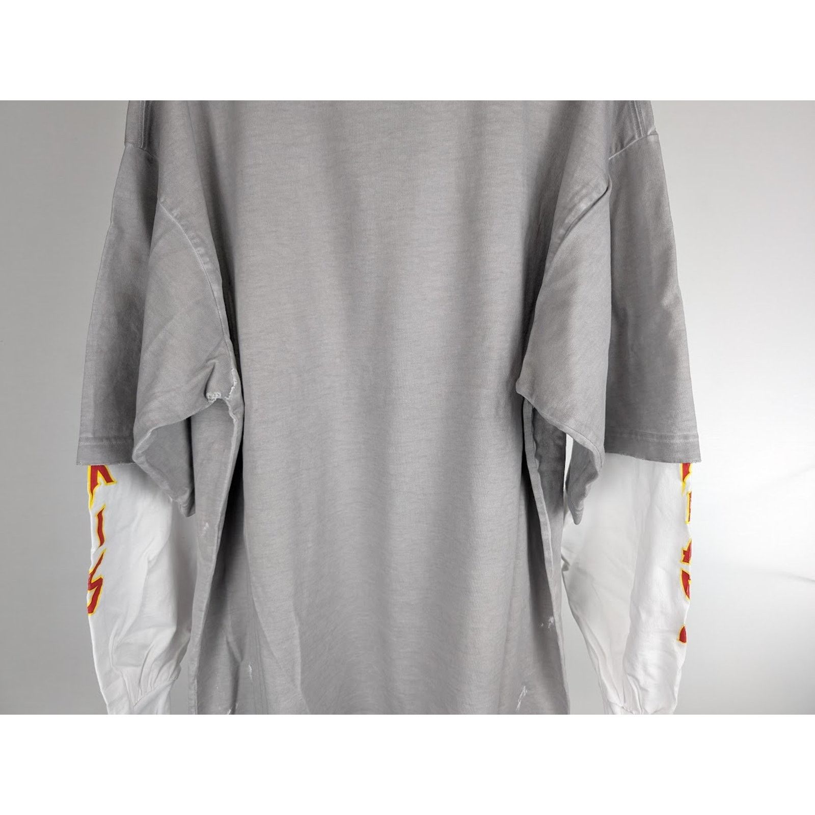 Balenciaga o1rshd1 Long Sleeve T-Shirt in Gray Size US L / EU 52-54 / 3 - 15 Thumbnail
