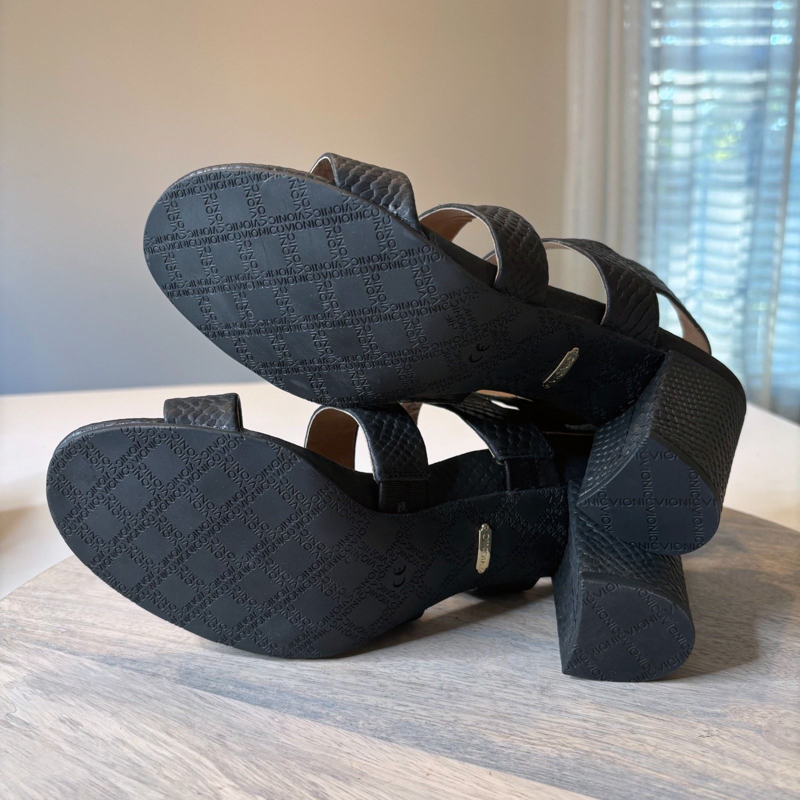 Vionic Vionic Blaire Sandals Black Snake Embossed Leather Size 9.5 Size US 9.5 / IT 39.5 - 9 Thumbnail