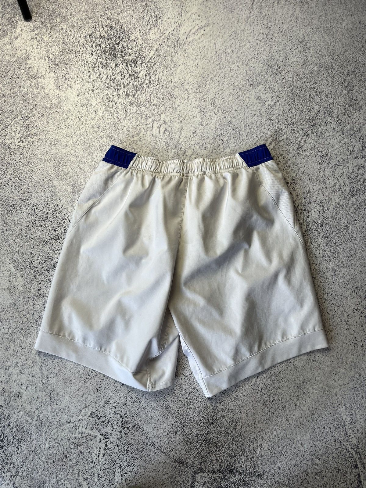 Other Everton Umbro Shorts #8 Size L Size US 34 / EU 50 - 9 Thumbnail
