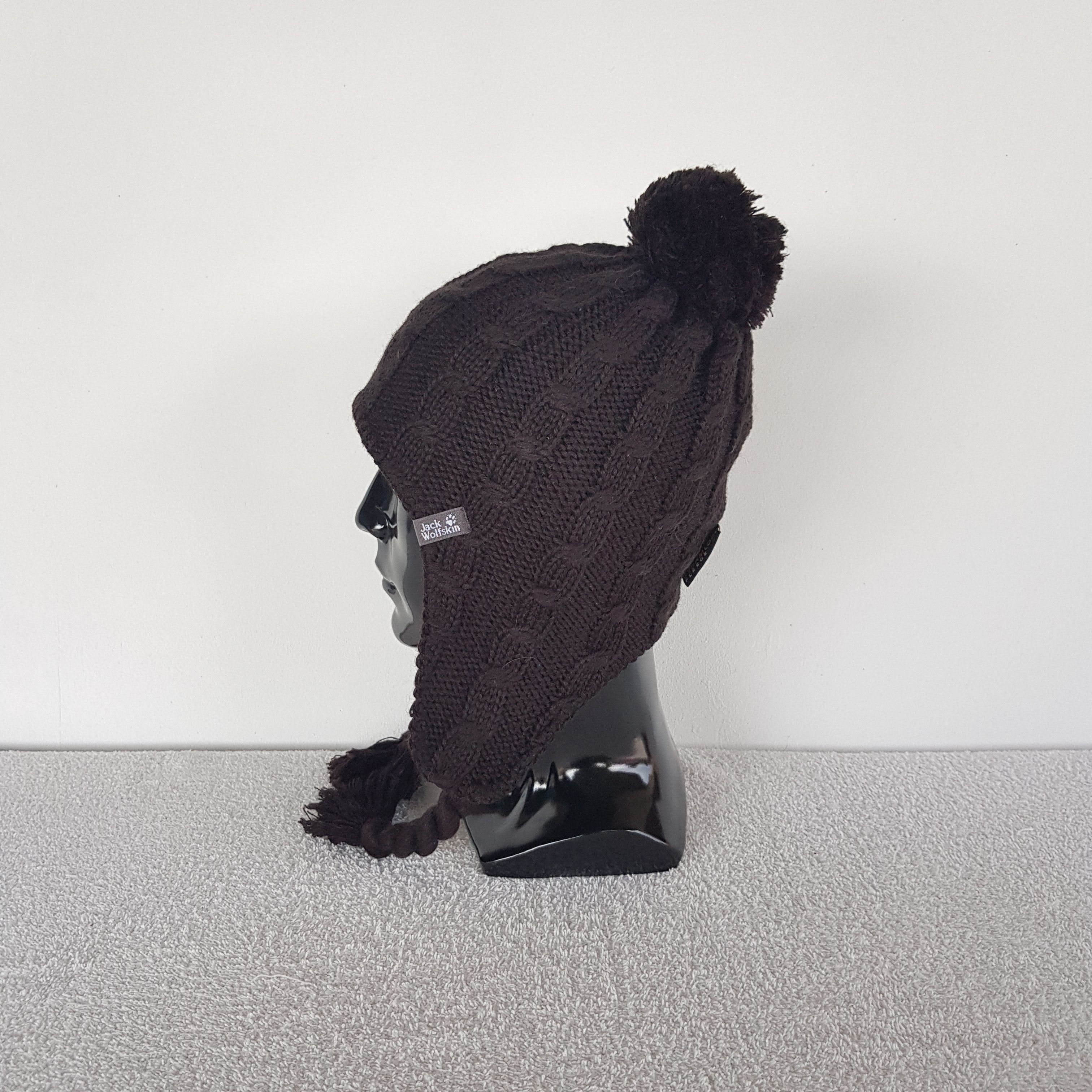 Jack Wolfskin Vintage Jack Wolfskin Earflap Beanie Cable Knit Snow Caps Size ONE SIZE - 5 Thumbnail