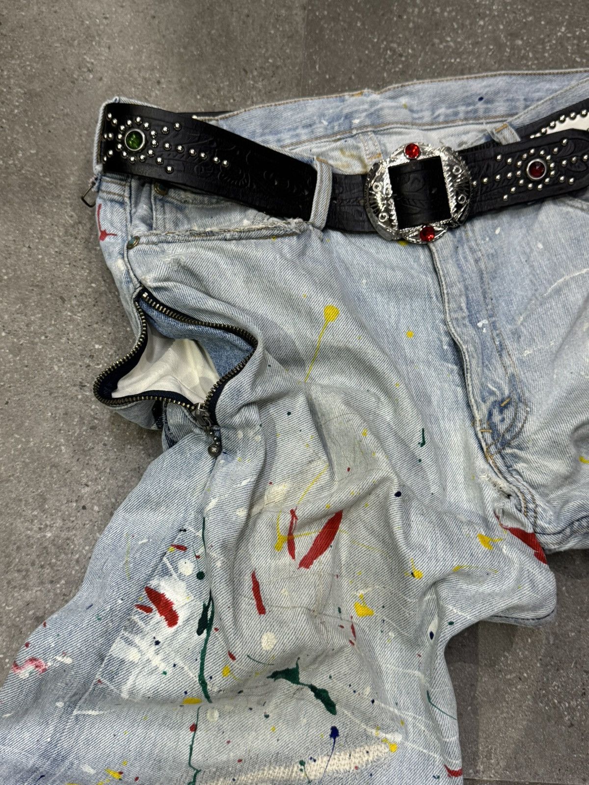 Fragment Design × Levi's Heavily Distressed Levis 505 x Fragment Design Selvedge Jean Size US 36 / EU 52 - 18 Thumbnail