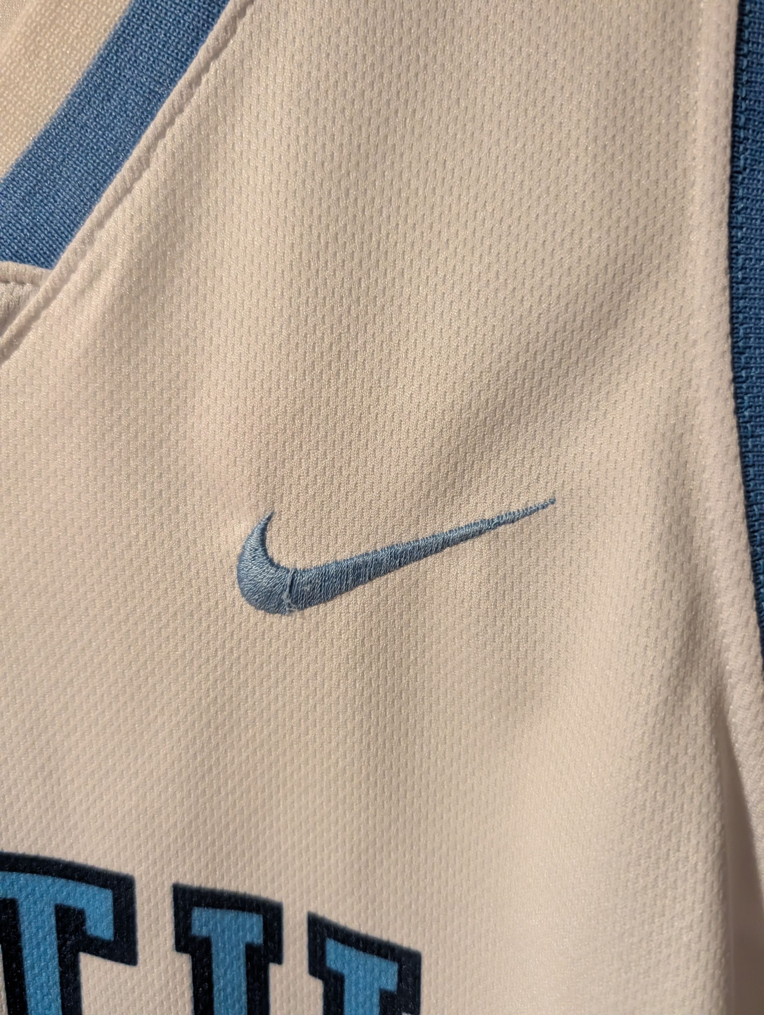 Nike VTG Nike North Carolina Tar Heels #5 Basketball Jersey XL Size US XL / EU 56 / 4 - 4 Thumbnail
