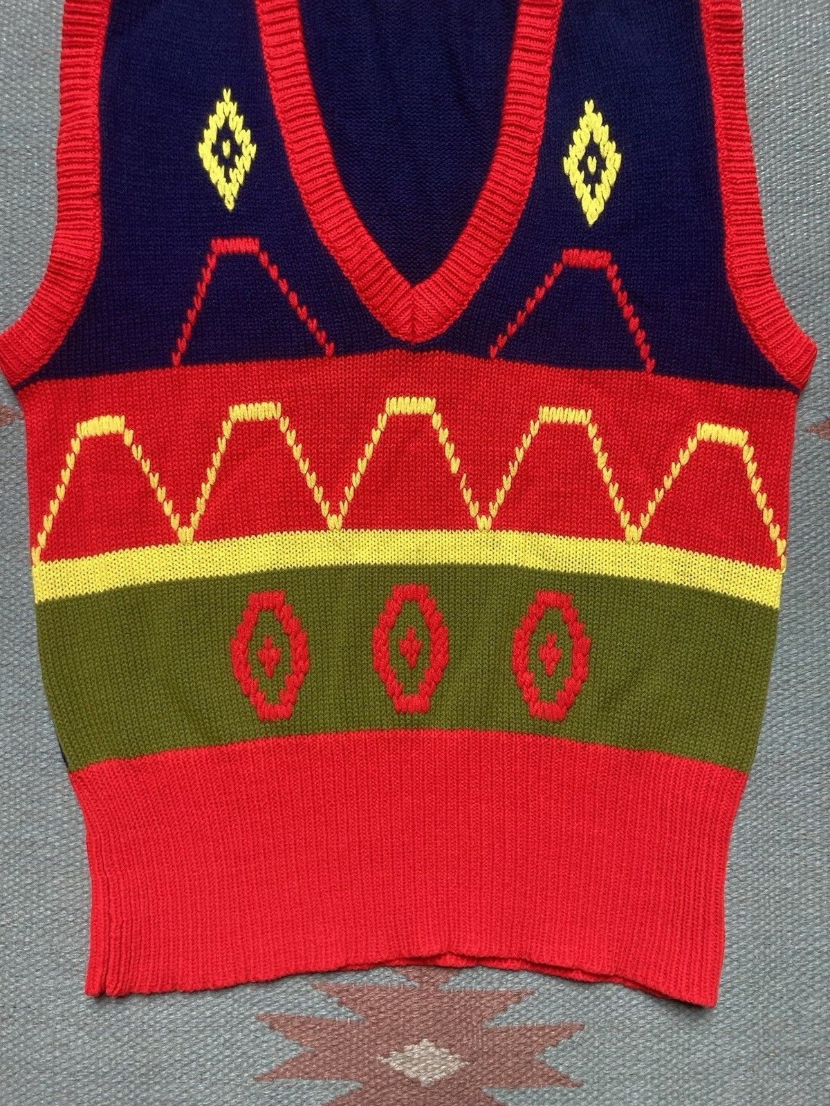 Vintage 80s acrylic knit sweater vest diamond geomet striped women M Size M / US 6-8 / IT 42-44 - 2 Thumbnail