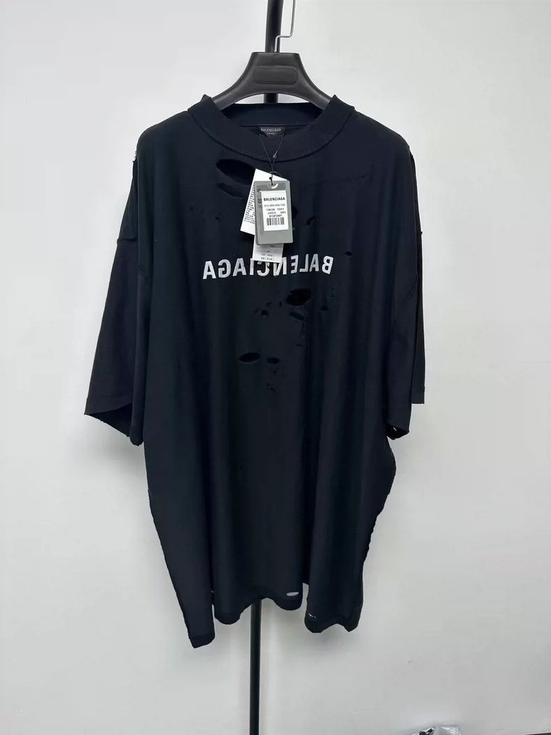 Balenciaga Balenciaga SS24 monogrammed crewneck short sleeve T-shirt Size US XXL / EU 58 / 5 - 5 Thumbnail