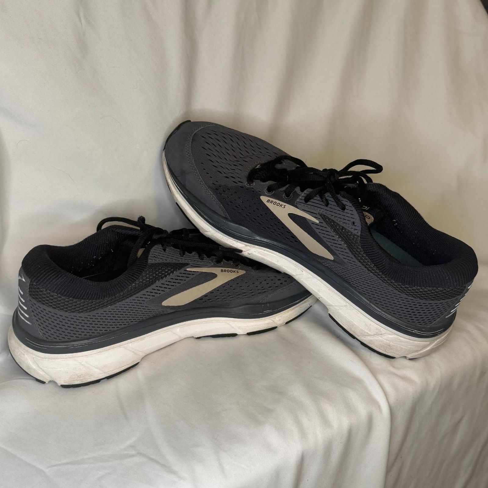 Brooks Brooks Dyad Size US 11.5 / EU 44-45 - 2 Thumbnail
