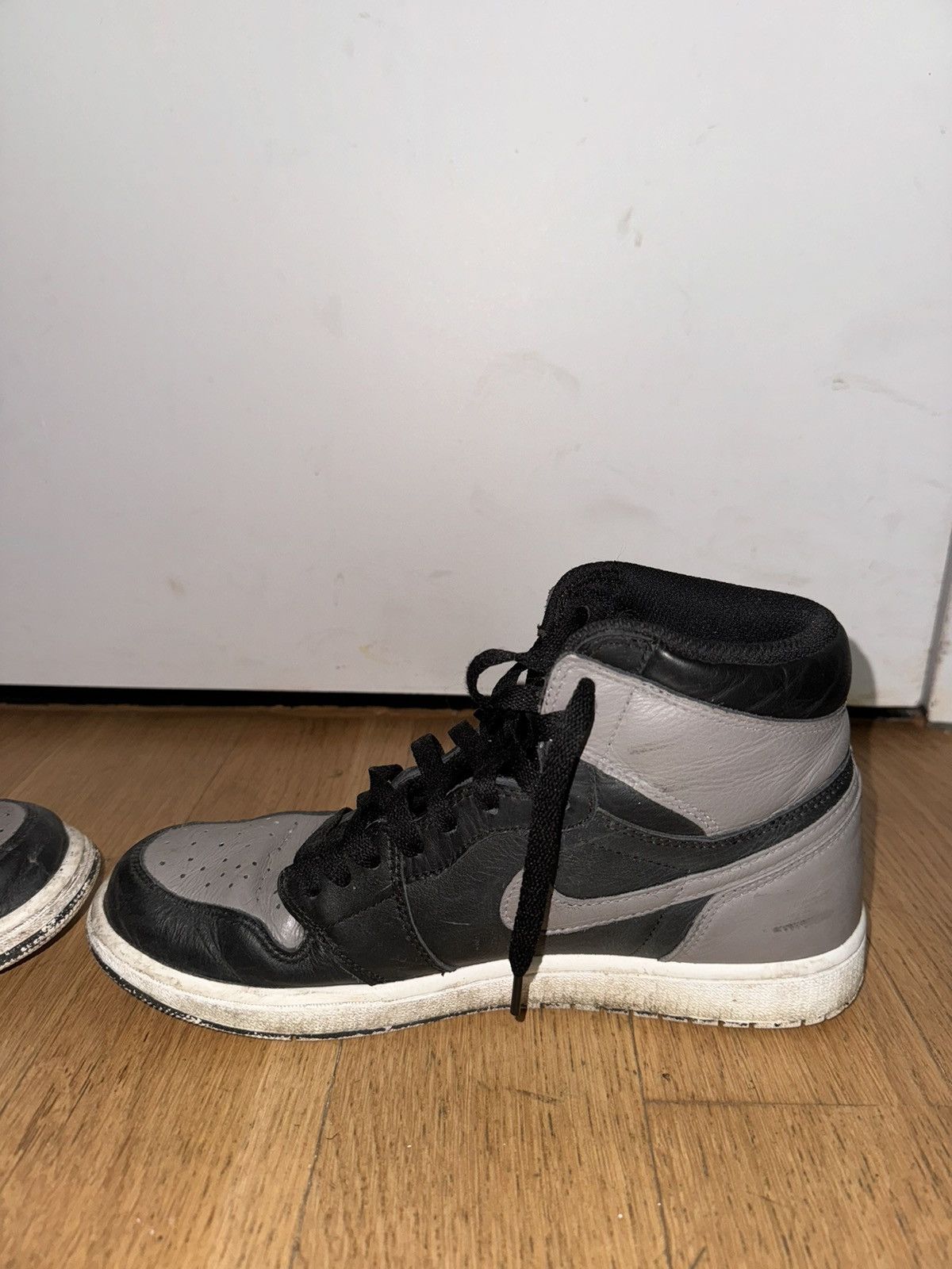 Jordan Brand × Nike Air Jordan 1 “Shadow” Size US 9.5 / EU 42-43 - 6 Thumbnail