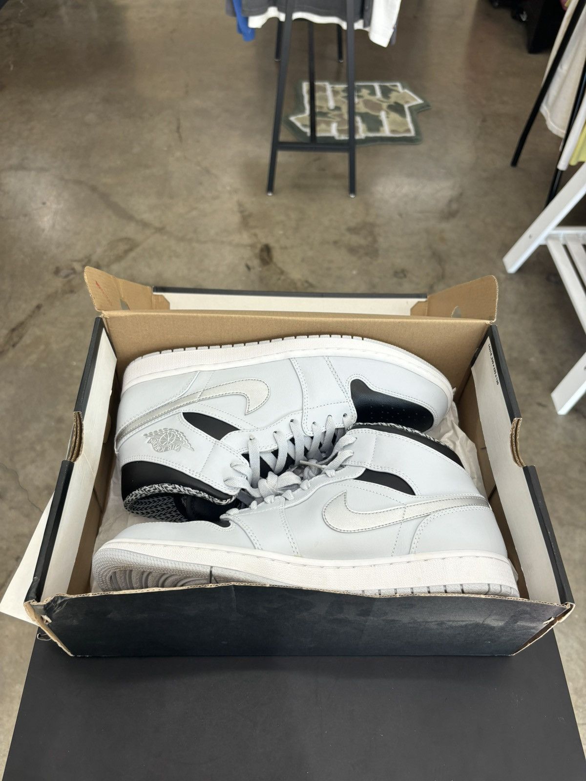 Jordan Brand × Nike Air Jordan Mid Pure Platinum Metallic Silver Sz. 10.5 Size US 10.5 / EU 43-44 - 10 Thumbnail
