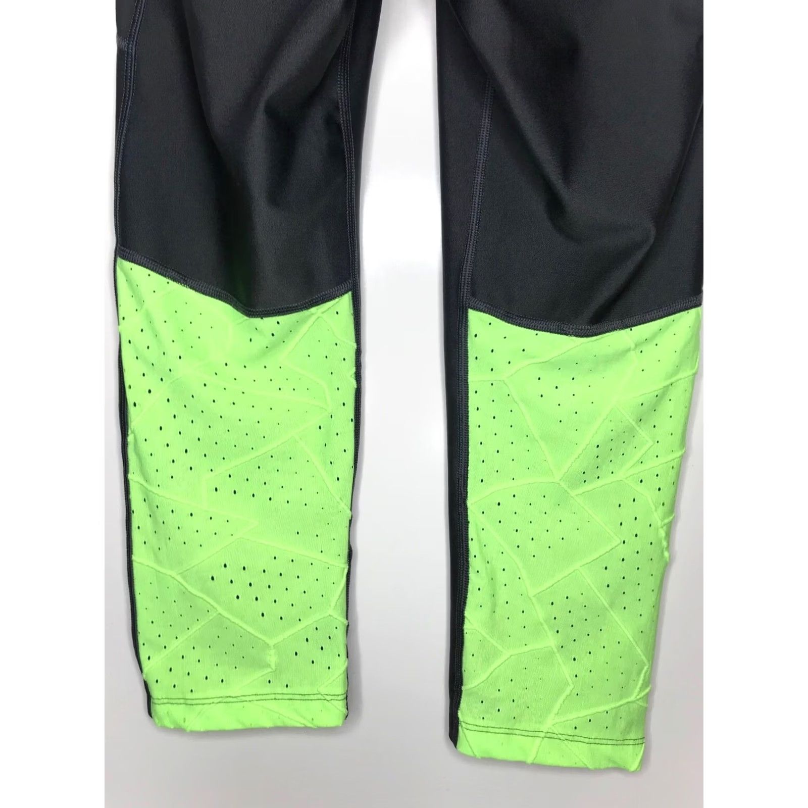 Under Armour Under Armour Run Heat Gear Women's Cropped Leggings M Gray Lime Compression Crop Leggings Size 32" / US 10 / IT 46 - 4 Thumbnail