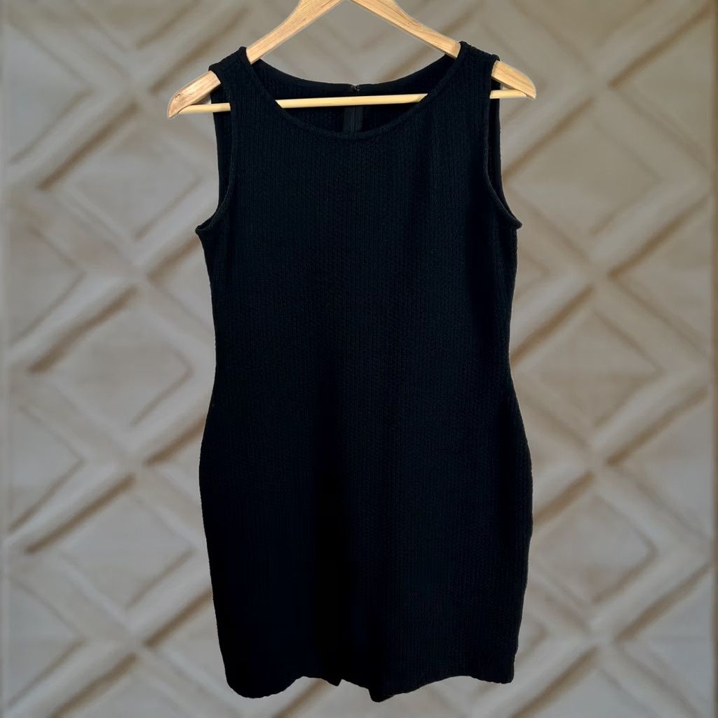 St. John St. John Wool Blend Sleeveless Textured Knit Sheath Dress Women 8 Black Size M / US 6-8 / IT 42-44 - 1 Thumbnail