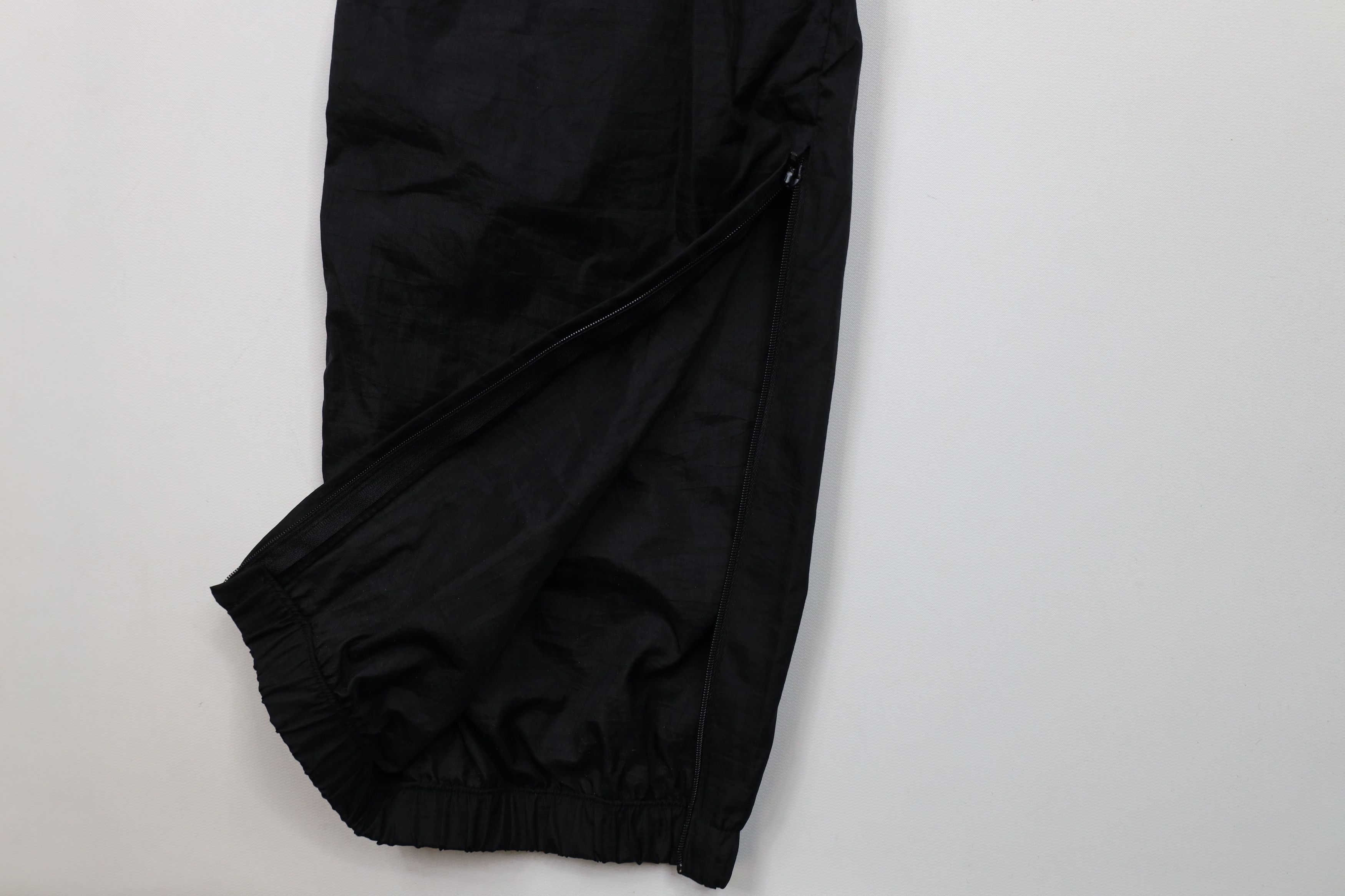 Vintage Vintage 90s Streetwear Nylon Windbreaker Joggers Pants Black Size US 36 / EU 52 - 6 Thumbnail