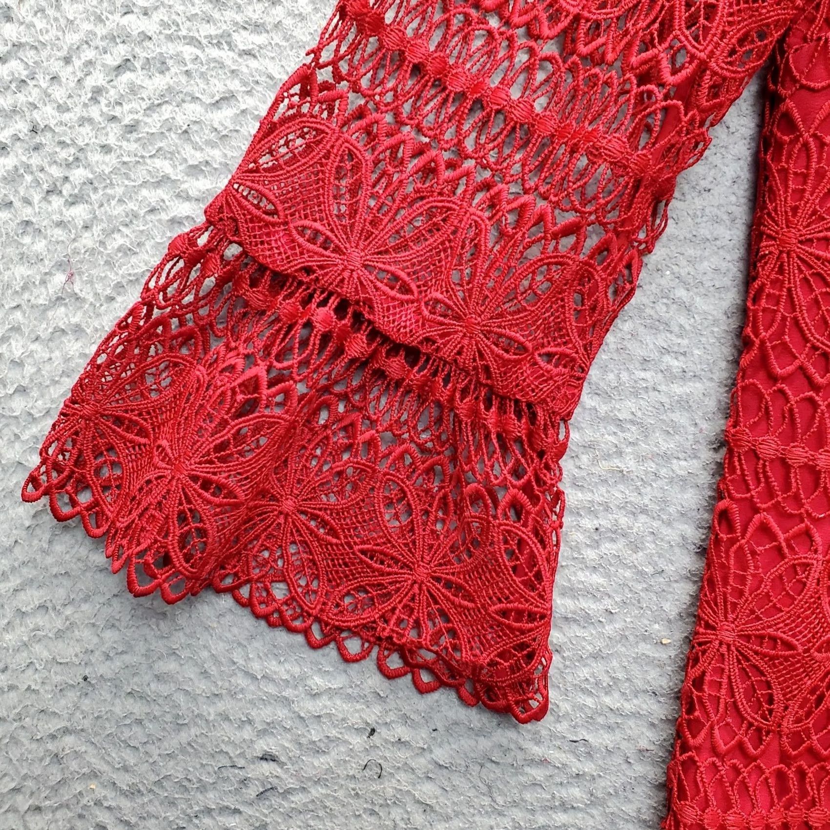 Talbots Talbots Blouse Womens L Red Floral Lace 3/4 Bell Sleeve Side Zip N/A Size L / US 10 / IT 46 - 4 Thumbnail