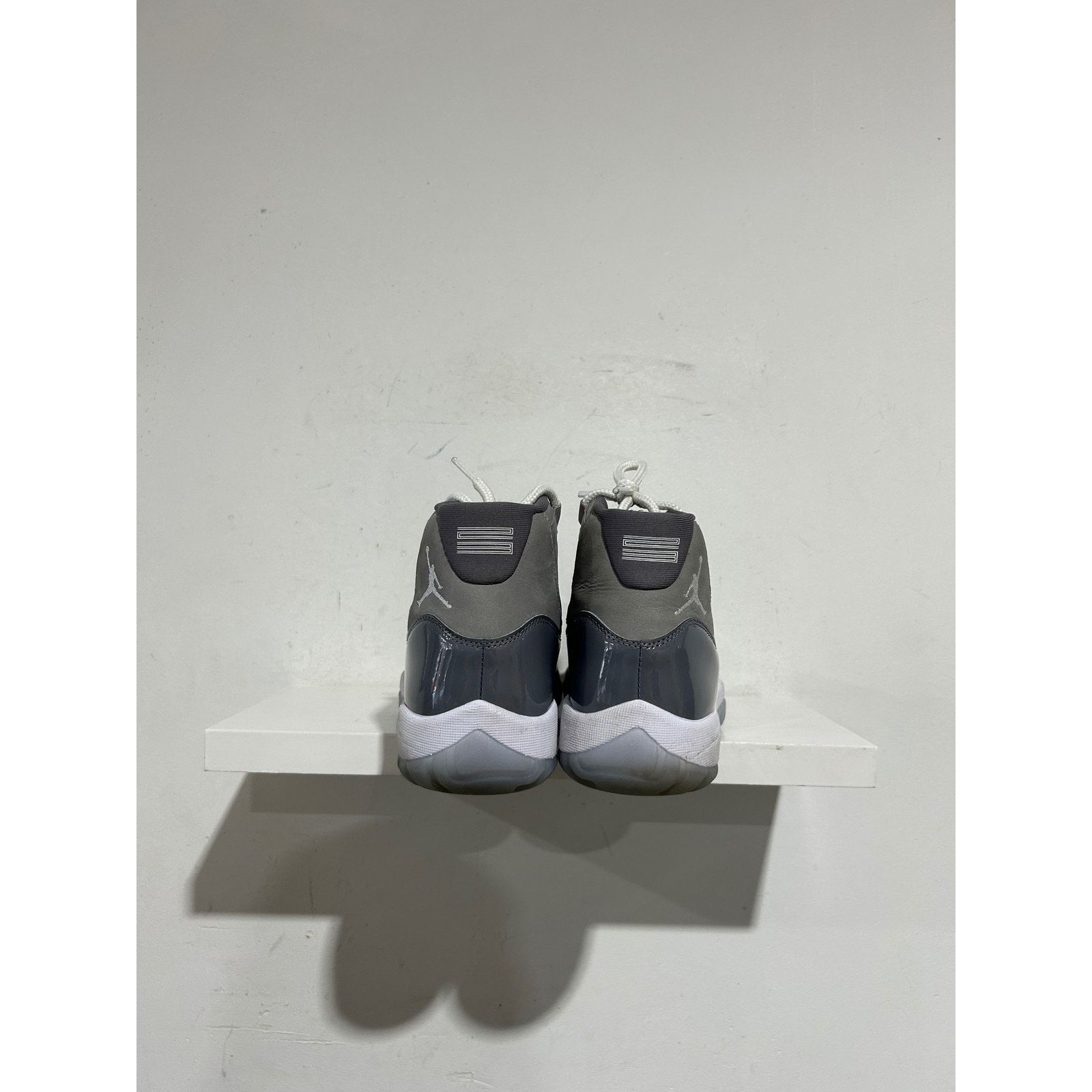 Nike JORDAN 11 RETRO COOL GREY 2021 SIZE 8 PREOWNED Size US 8 / EU 41 - 3 Thumbnail