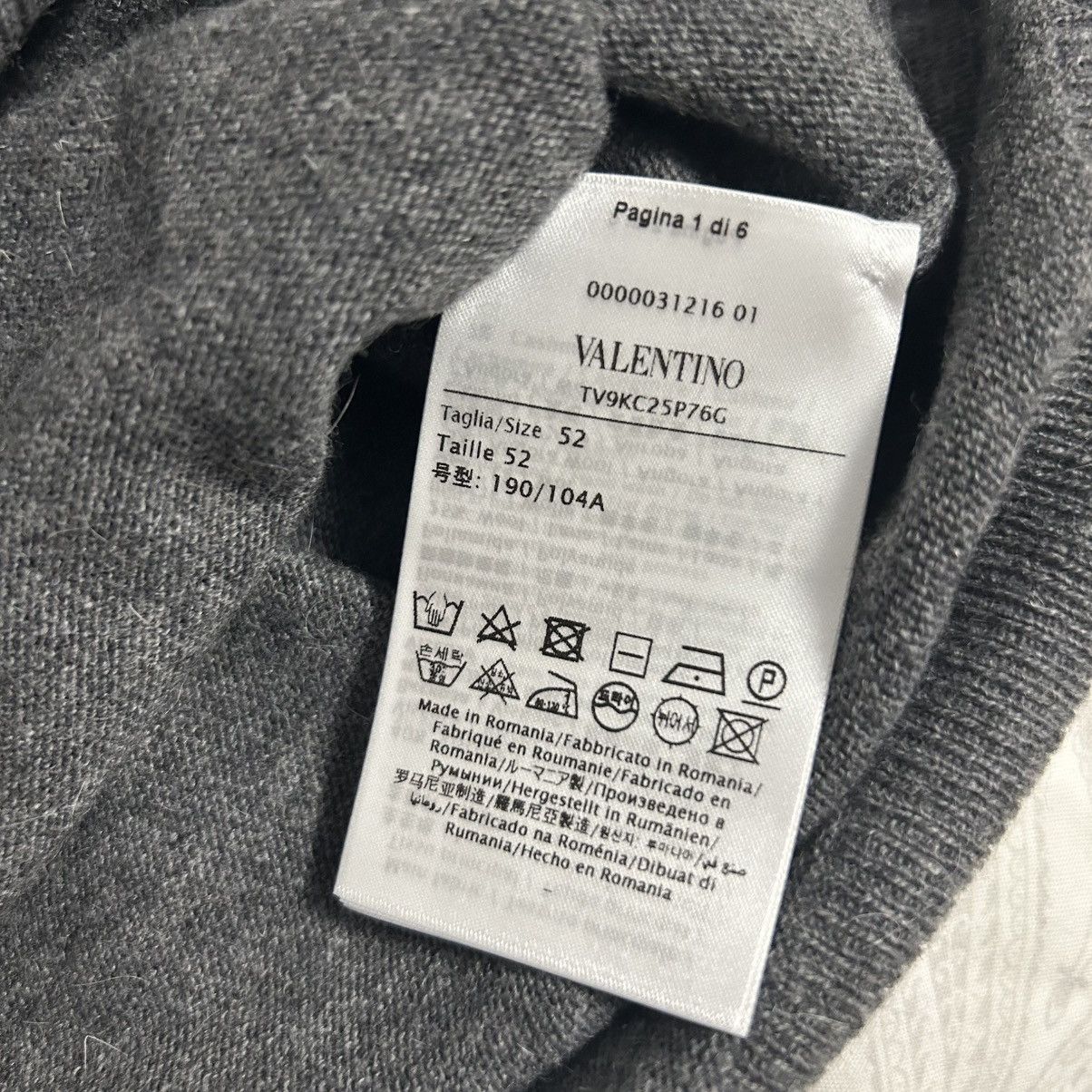 Valentino New Valentino Logo Knit Wool Blend Sweater Size 52 Size US L / EU 52-54 / 3 - 6 Thumbnail