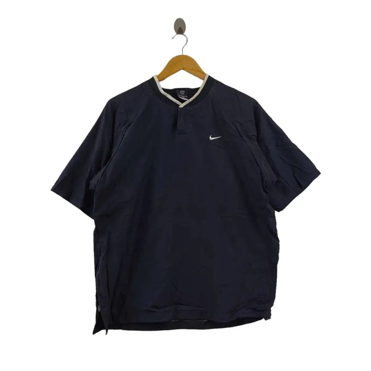 Nike Vintage NIKE GOLF Embroidered Logo Henley Tee Shirt Size US S / EU 44-46 / 1 - 1 Thumbnail