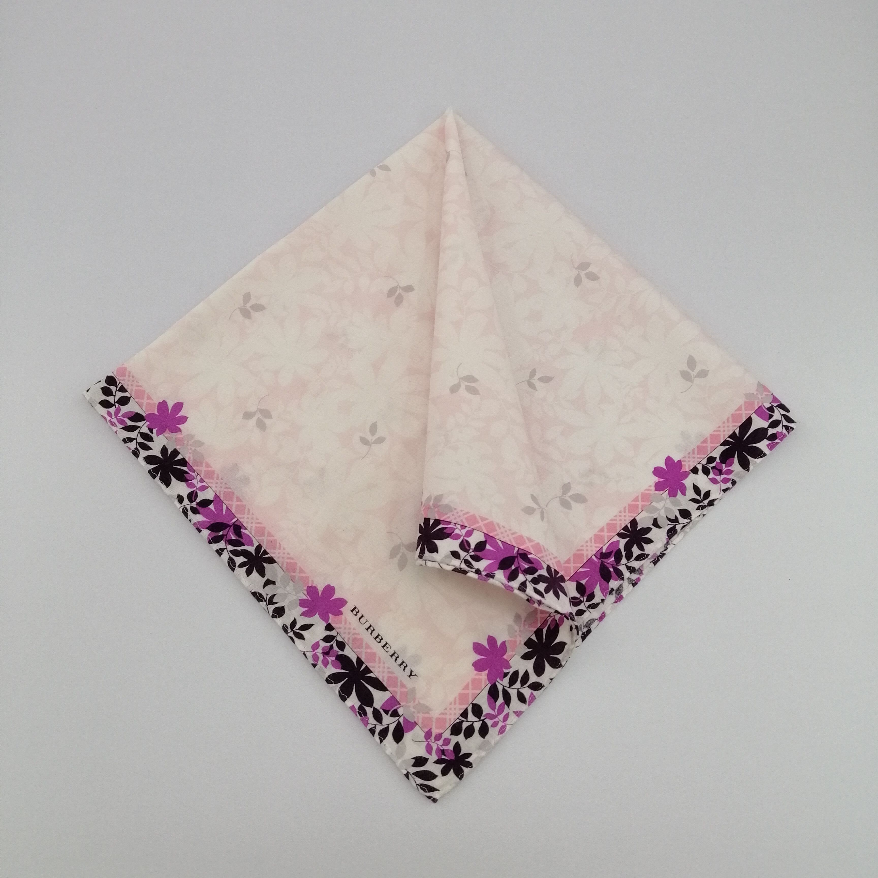 Burberry Burberry Handkerchief/Neckerchief/Bandana-KD3056 Size ONE SIZE - 1 Thumbnail