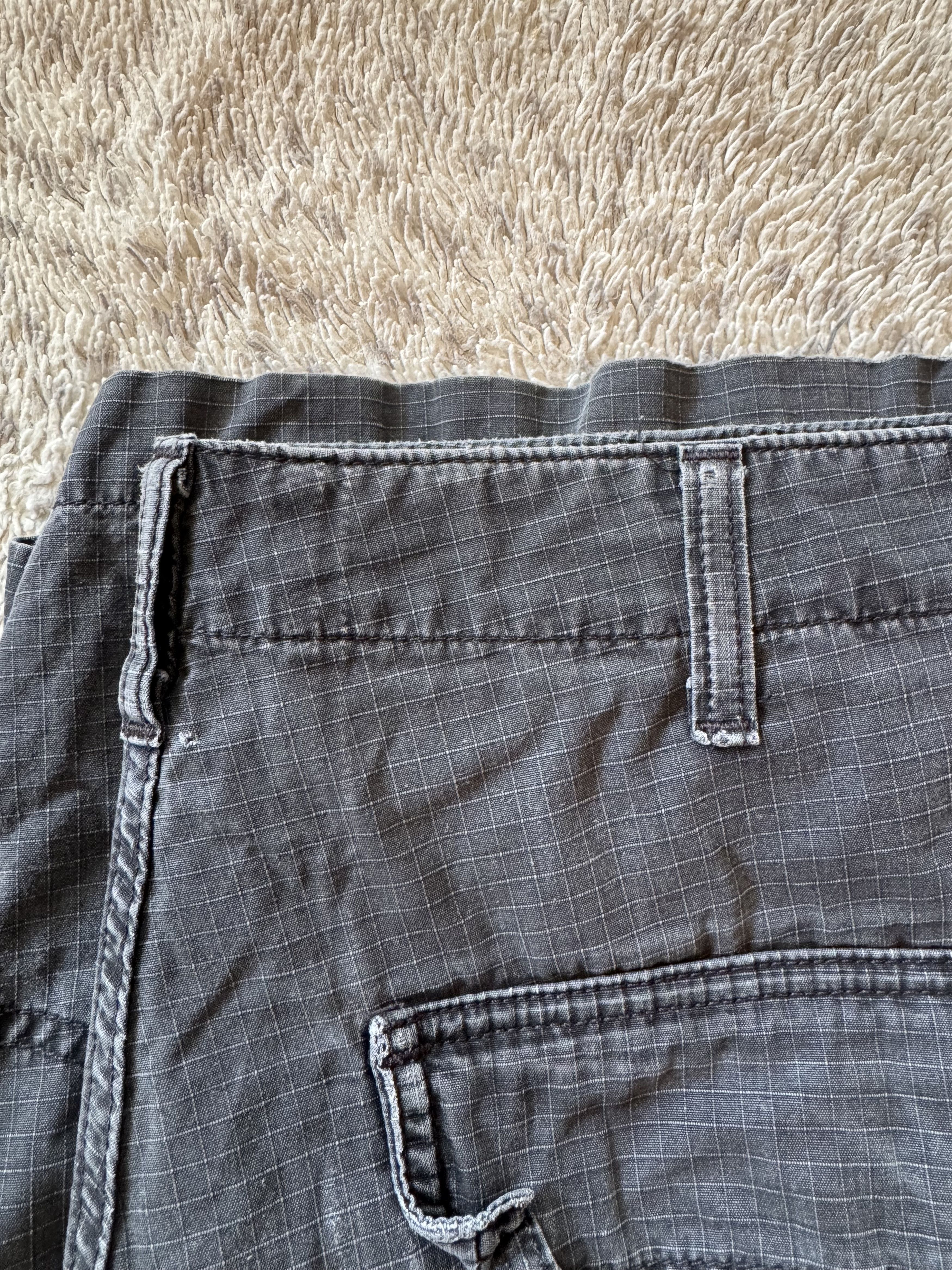 Carhartt Carhartt WIP Vintage 2000s Cargo Shorts Size US 38 / EU 54 - 12 Thumbnail