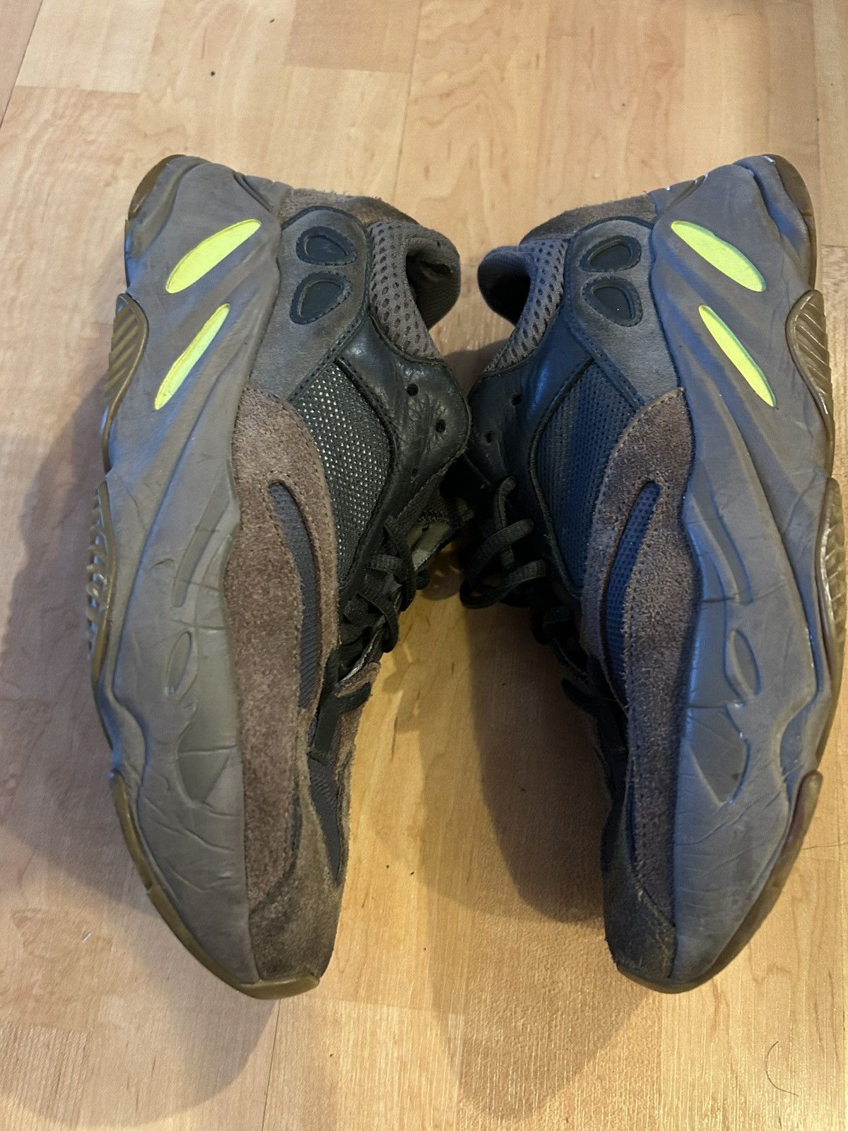 Yeezy Adidas Yeezy 700 V1 'Mauve' Size US 9 / EU 42 - 1 Thumbnail