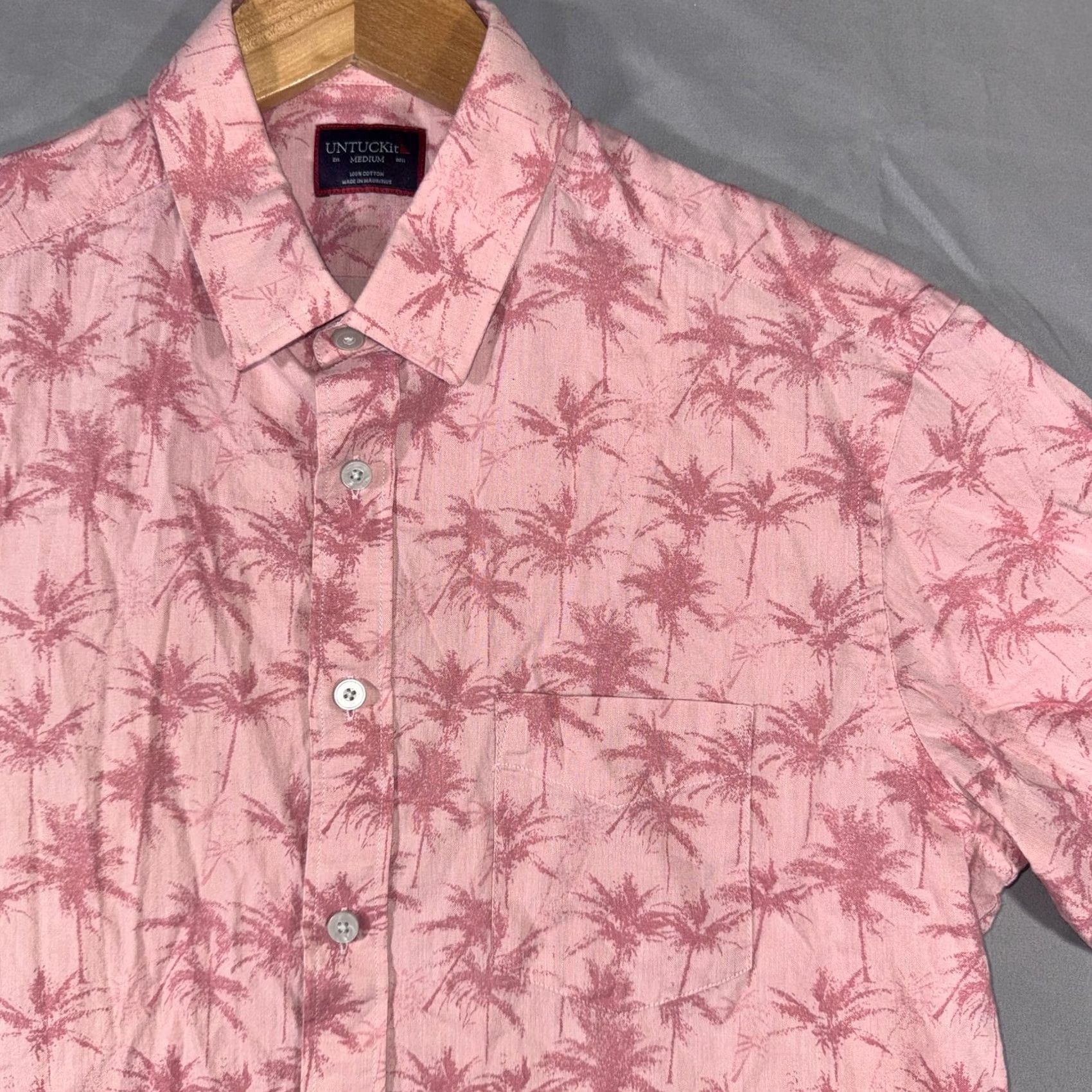 UNTUCKit UNTUCKit Shirt Mens Medium Pink Palm Tree Print Short Sleeve Button Front Casual VINTAGE? Size US M / EU 48-50 / 2 - 5 Thumbnail