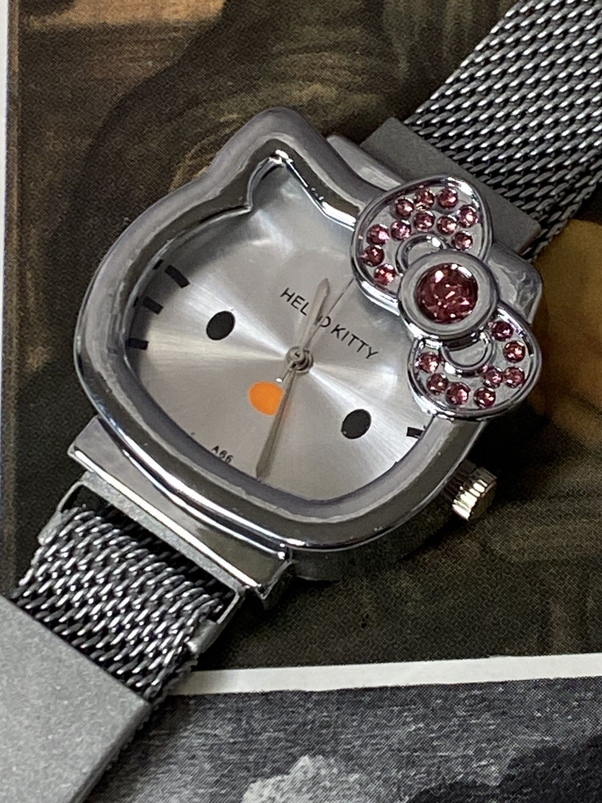 Japanese Brand Hello Kitty Silver Watch Pink Rhinestone Bow Y2K Accessory Size ONE SIZE - 5 Thumbnail