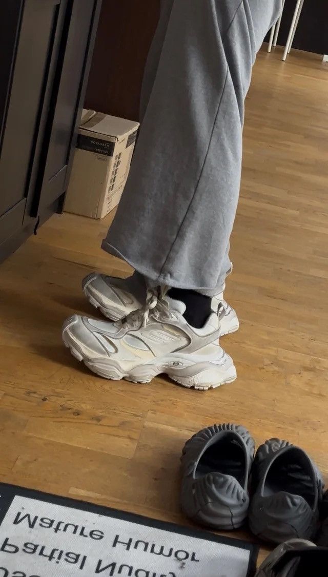 Balenciaga Balenciaga Cargo sneaker 41 dirty white NEW Size US 8 / EU 41 - 3 Thumbnail