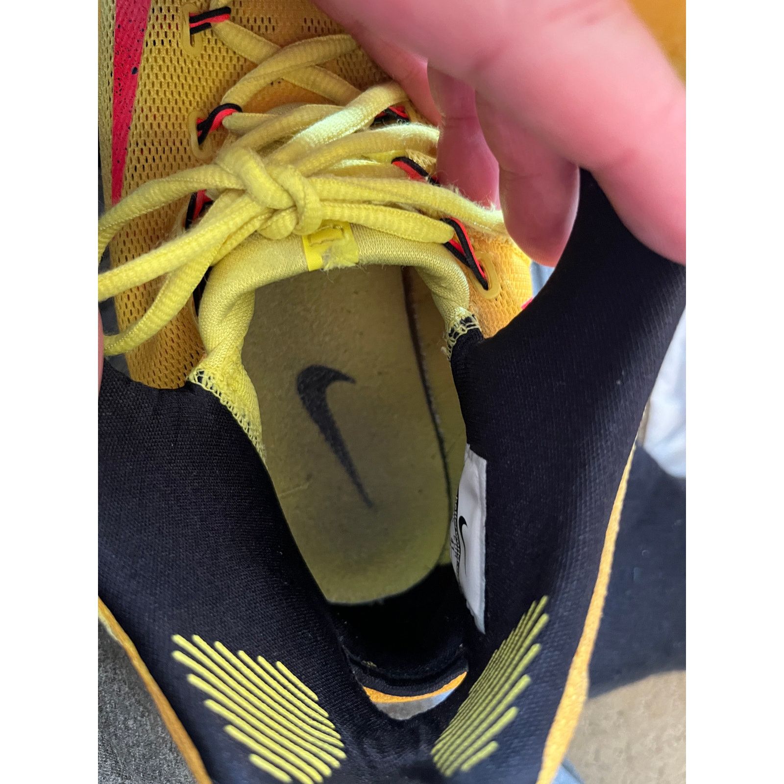 Nike Rare Nike HyperRev 2014 Kyrie Irving Cleveland Cavaliers sz8 Size US 8 / EU 41 - 4 Thumbnail