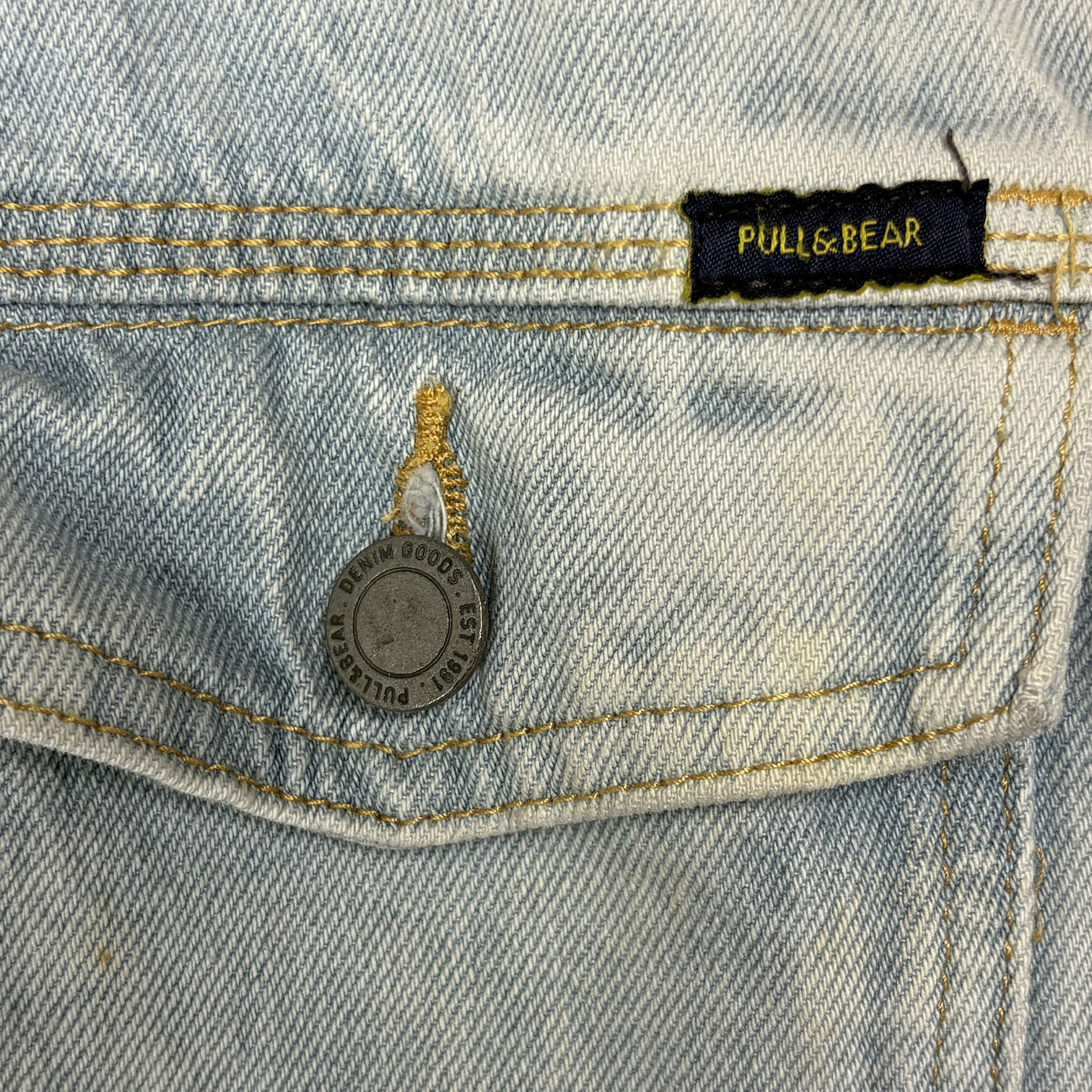 Pull & Bear Pull&Bear Light Wash Denim Jean Jacket, Size XL Size US XL / EU 56 / 4 - 4 Thumbnail