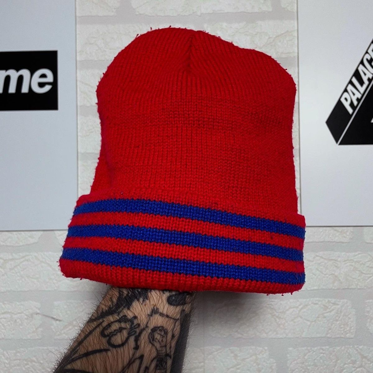 Adidas × Vintage Adidas Vintage FC Bayern Munchen 3 Stripes Red Beanie Hat Size ONE SIZE - 2 Thumbnail