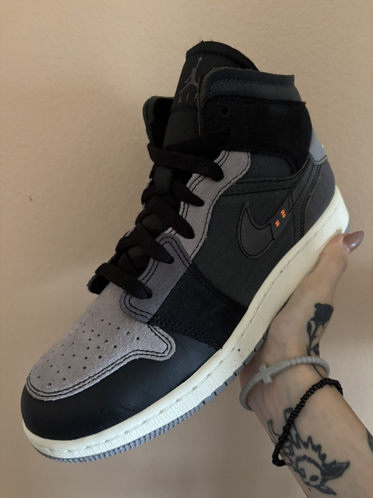 Jordan Brand Air Jordan 1 Mid SE Craft GS 'Inside Out - Black' Size US 6.5 / EU 39-40 - 1 Thumbnail
