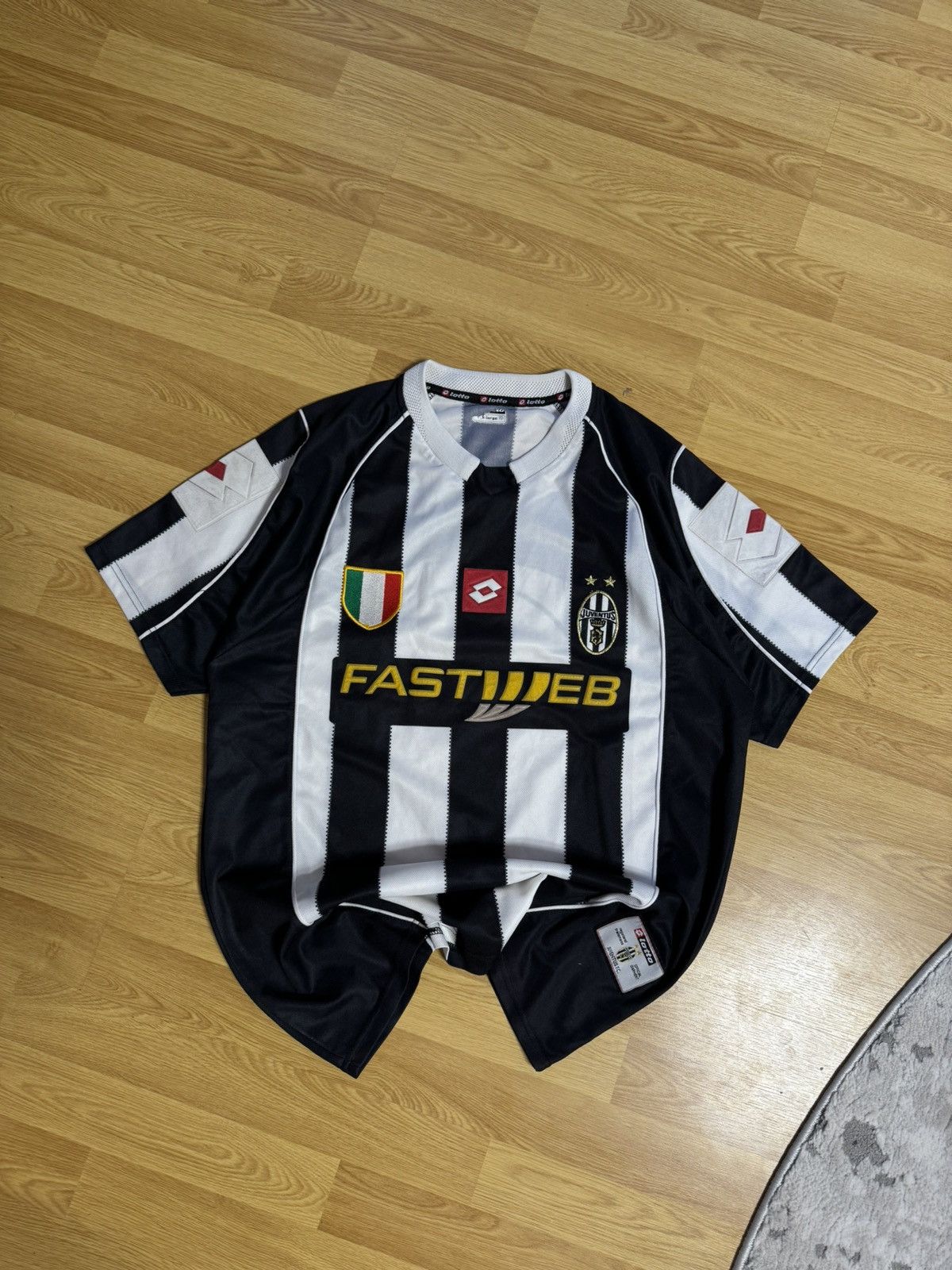 Lotto Sport × Vintage Lotto 2002-2003 Juventus FC Home (size XL) Size US XL / EU 56 / 4 - 1 Thumbnail