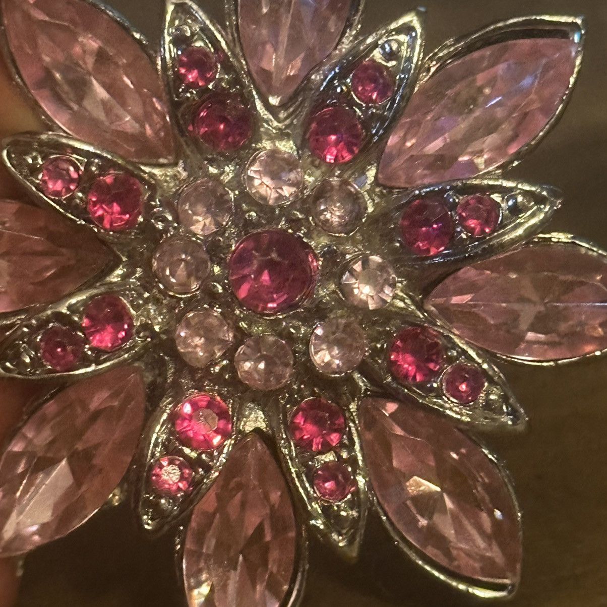 Vintage Vintage silver tone pink rhinestone flower brooch Size ONE SIZE - 3 Thumbnail
