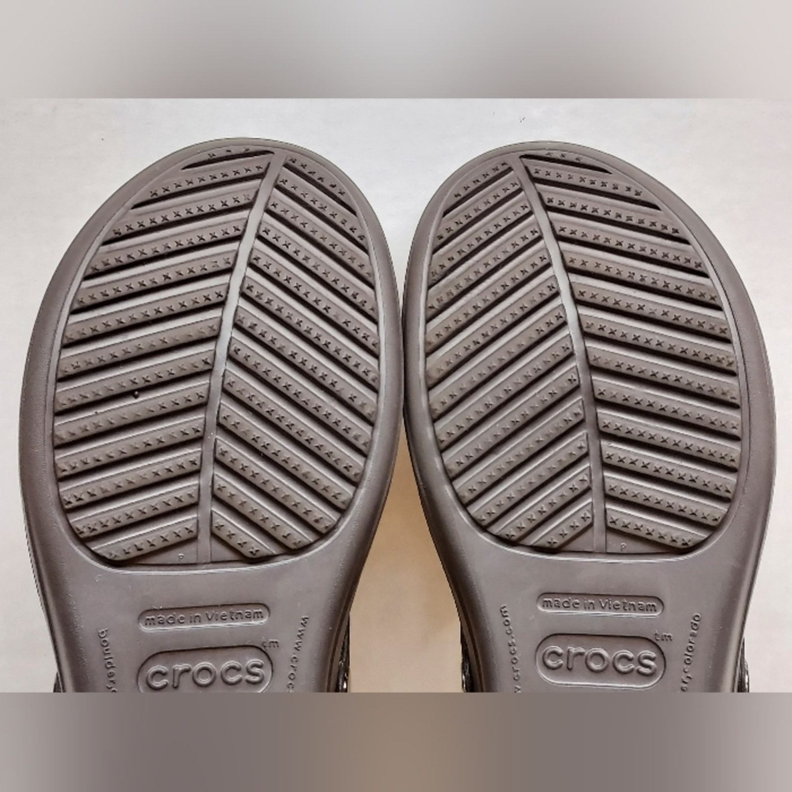 Crocs Crocs Womens Brown/Gold Sanrah Wedge Sandals Size 7 Size US 7 / IT 37 - 10 Thumbnail