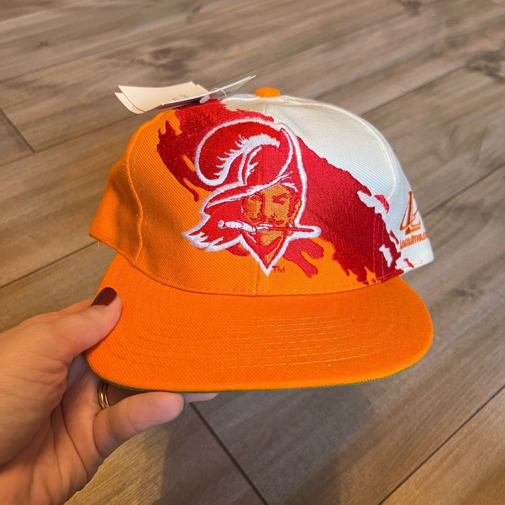 image of Vinatge Tampa Bay Buccaneers Vintage Logo Athletic Splash Wo in Orange, Men's