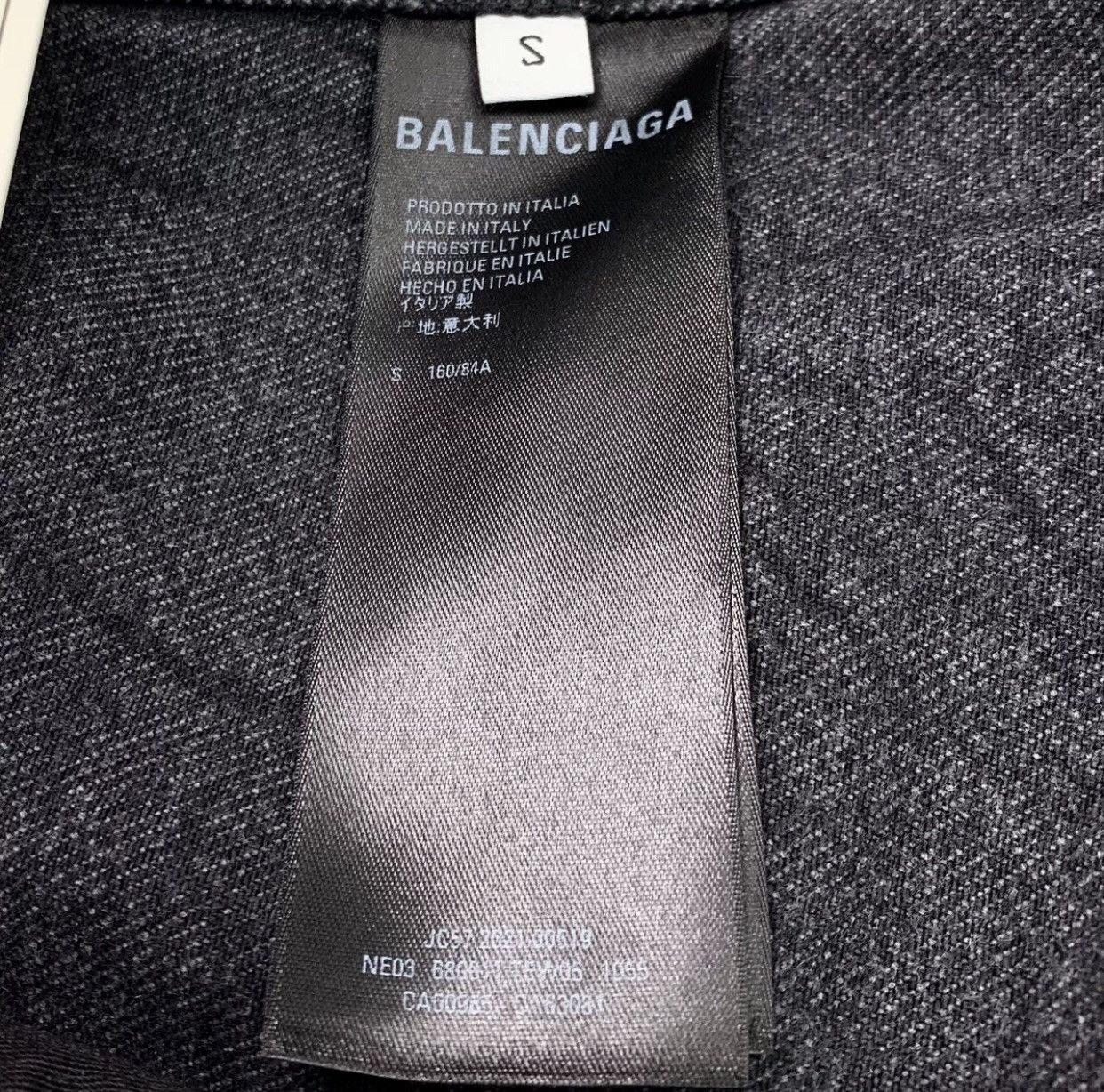 Balenciaga Balenciaga Black Logo Love Embroidered Cotton Denim Jacket Size US S / EU 44-46 / 1 - 7 Thumbnail