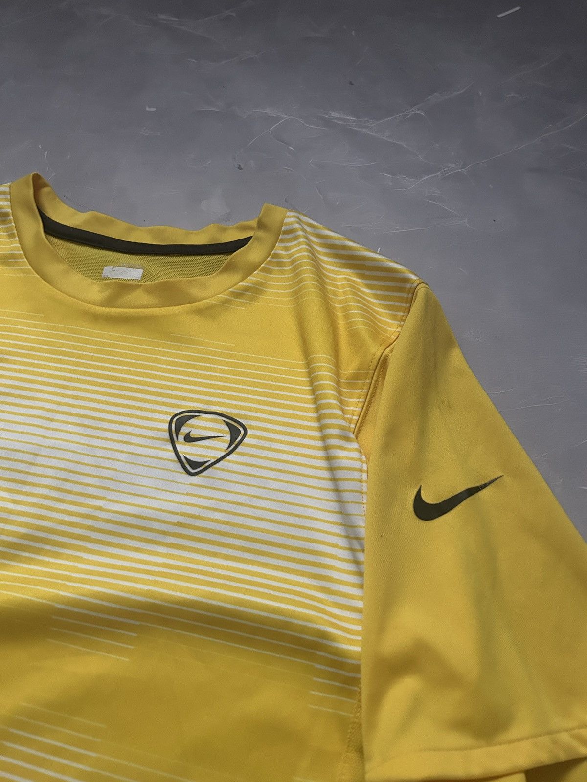 Nike Vintage Nike Total Drill Y2K Jersey T-Shirt Size US M / EU 48-50 / 2 - 2 Thumbnail