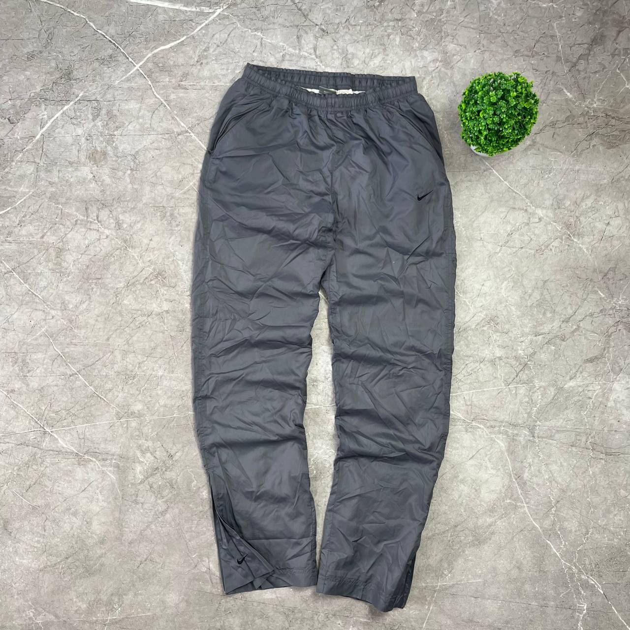 Nike Vintage 90's/Y2K Navy Track Pants Nylon Drill,Size S Size US 33 - 1 Thumbnail