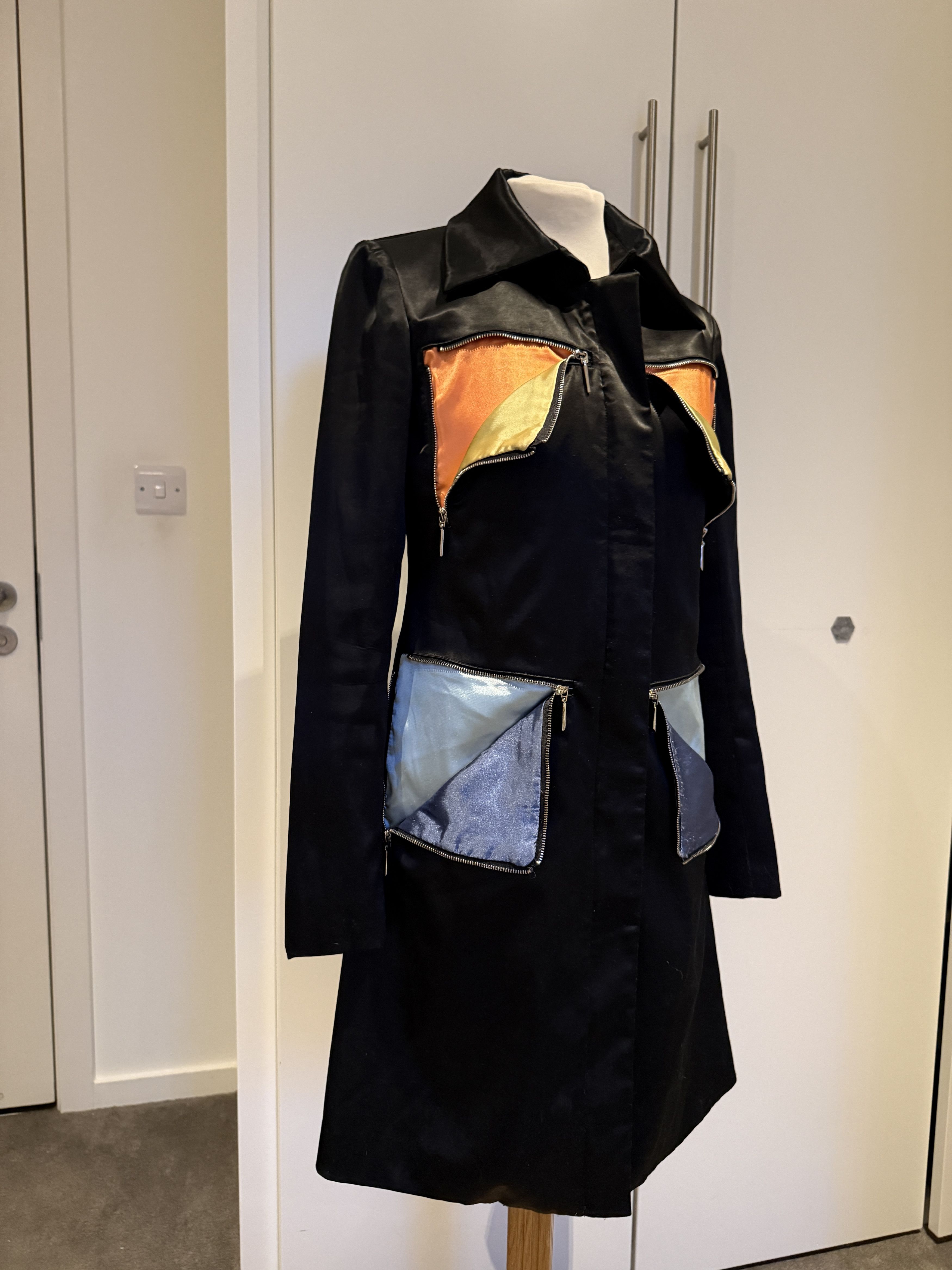 Max Mara Max Mara Rare Statement Coat Black Colour Block Zip Pockets Size S / US 4 / IT 40 - 2 Thumbnail