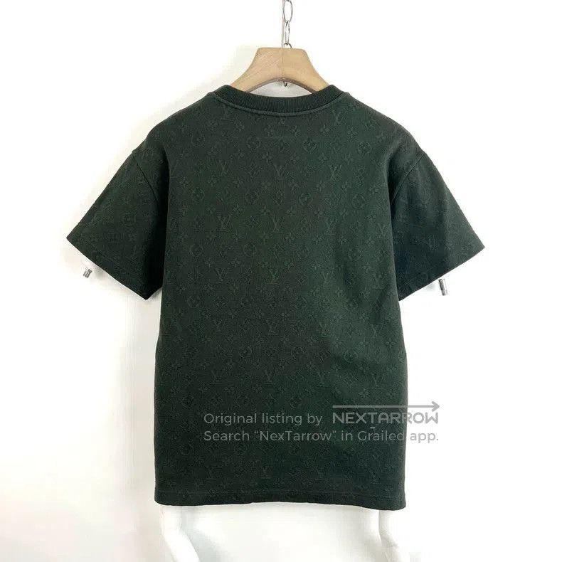 Louis Vuitton Louis Vuitton Classic Monogram Pocket T-Shirt. Size US XS / EU 42 / 0 - 2 Thumbnail