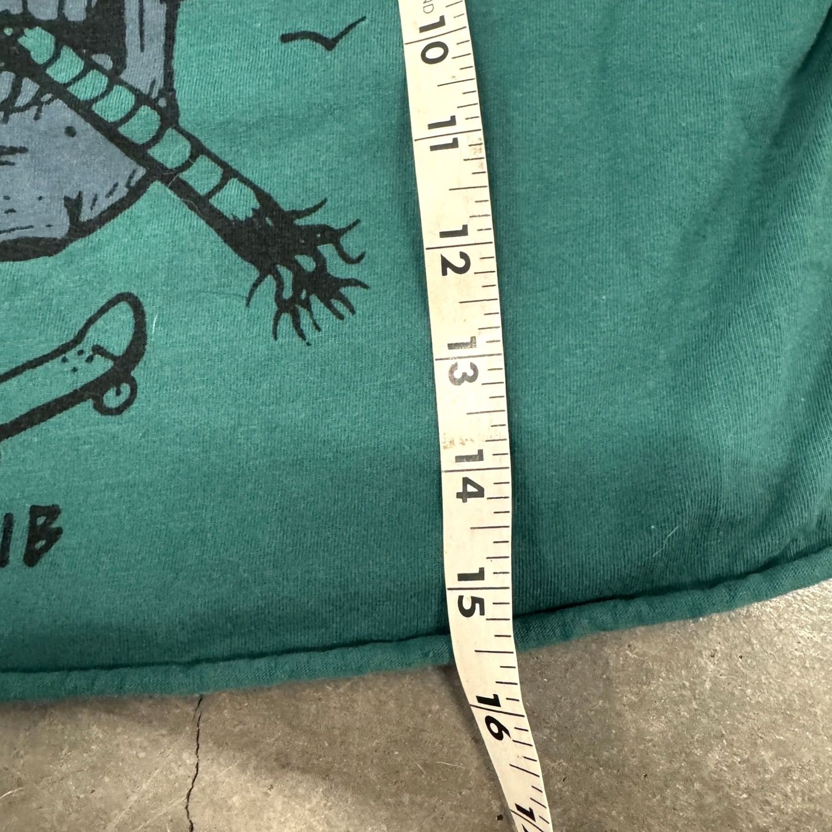 Volcom VINTAGE Volcom Skull Crossbones Longsleeve Crop Top XL Women Black Green T-Shirt 90s 00s Mens Womens Boys Girls Size XL / US 12-14 / IT 48-50 - 5 Thumbnail