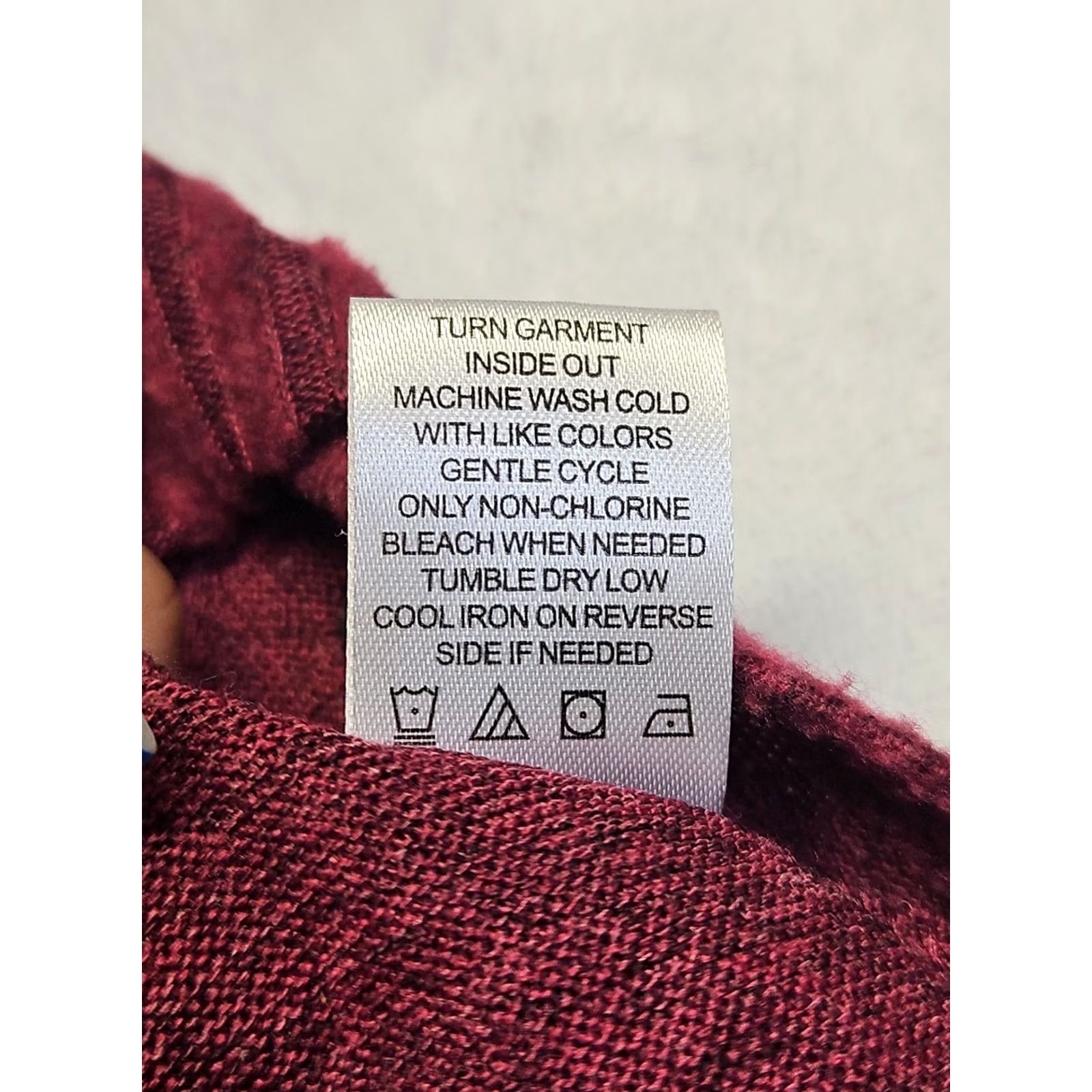 Vintage Adrienne Vittadini Womens L Burgundy Knit Top Asymmetrical Hem Button Accent Puff Sleeve Scoop Neck Pullover Casual Workwear Knit Top Size L / US 10 / IT 46 - 4 Thumbnail