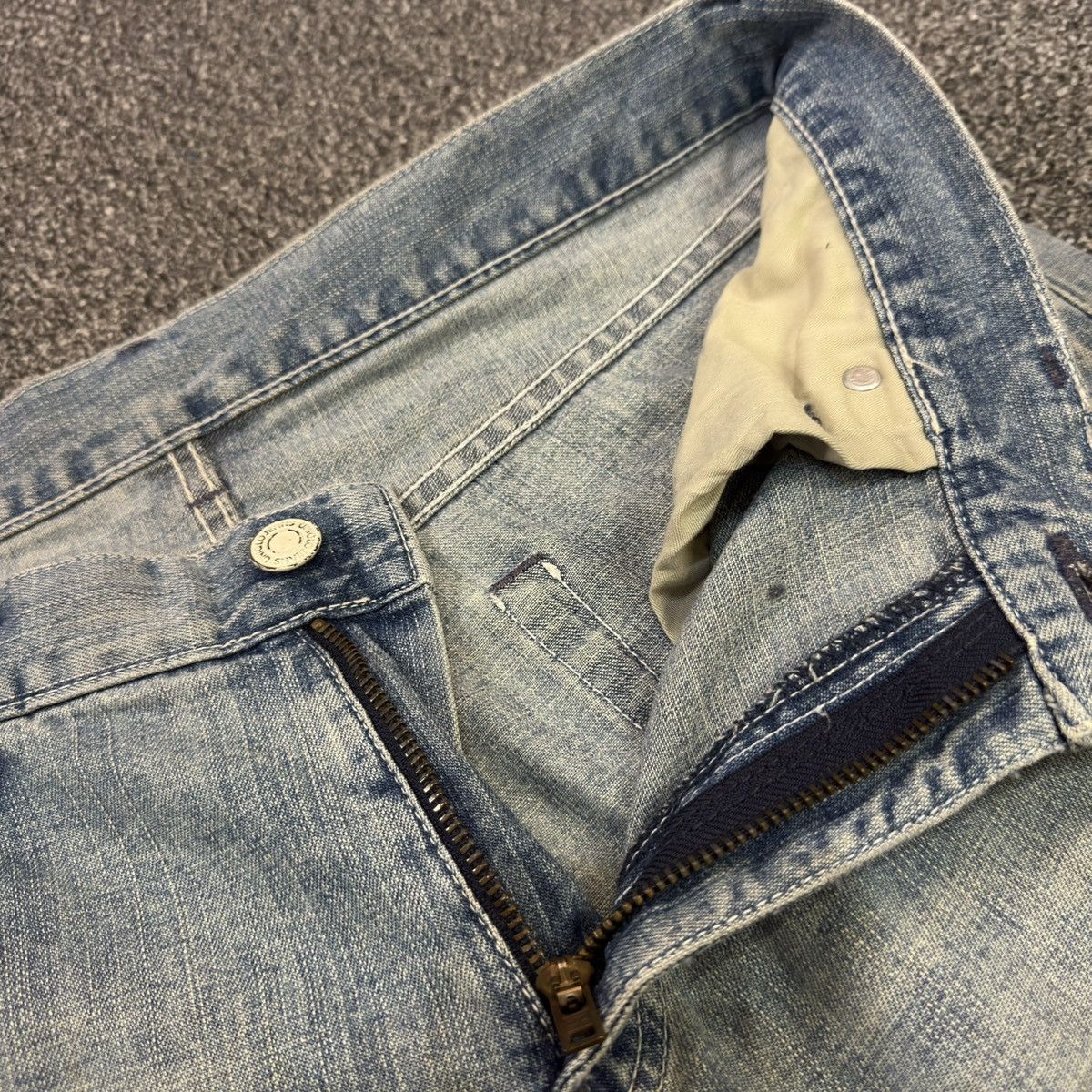 Undercover × Uniqlo 🔥🇯🇵 90s Flared S003 Uniqlo Faded Distressed Dirty Wash Denim Size US 32 / EU 48 - 13 Thumbnail