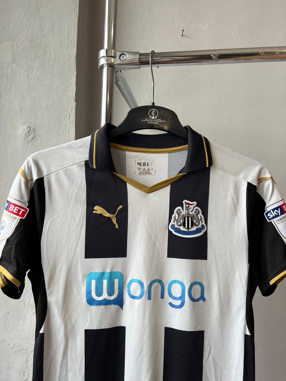 Puma 2016/17 NEWCASTLE UNITED HOME SOCCER JERSEY FOOTBALL SHIRT L Size US S / EU 44-46 / 1 - 3 Thumbnail