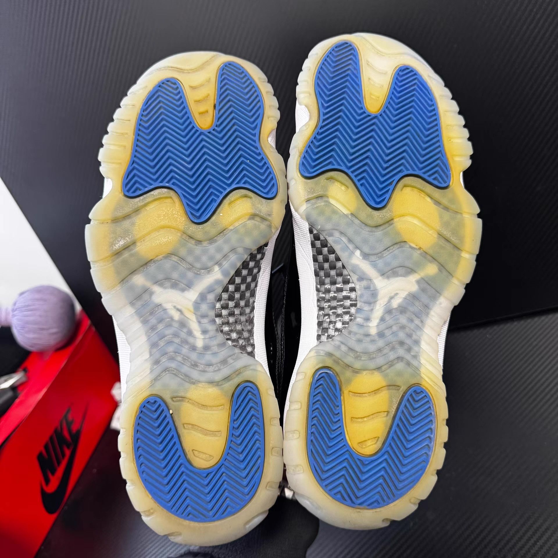 Nike Air Jordan 11 Low Q11 Size US 10 / EU 43 - 2 Thumbnail