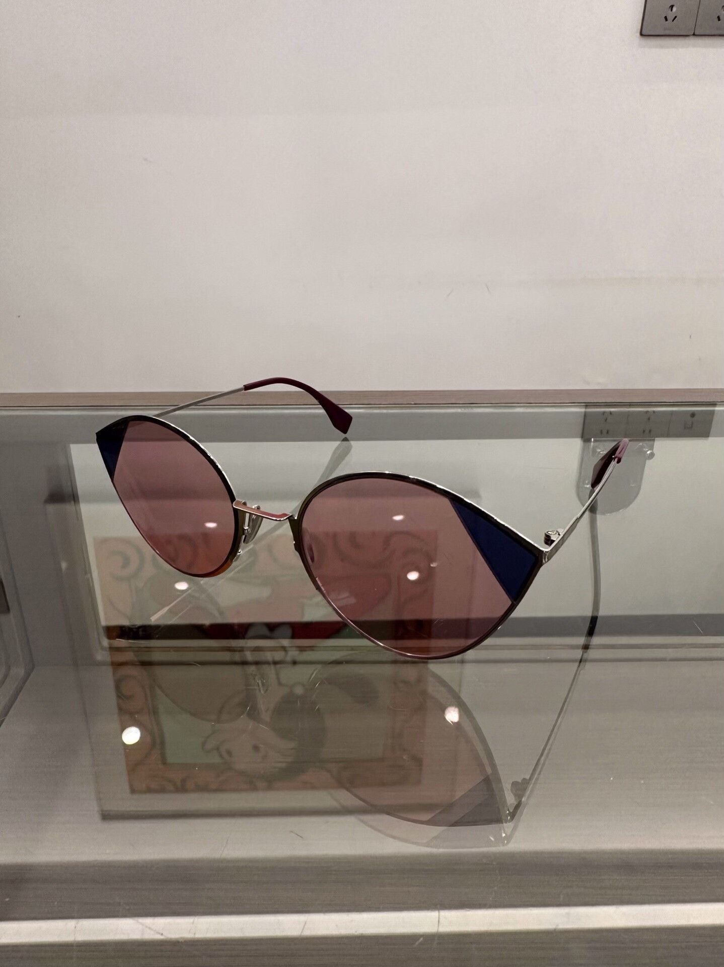 Fendi Fendi Pink Cat-Eye Sunglasses Size ONE SIZE - 1 Thumbnail