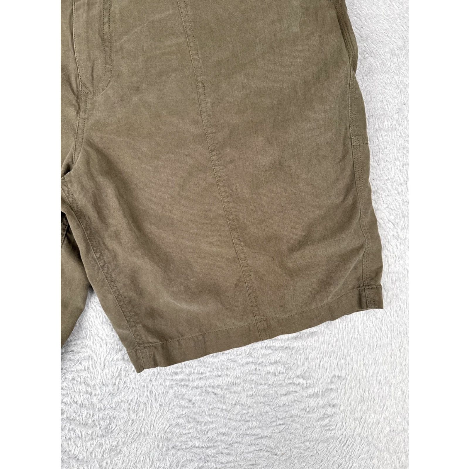 Tommy Bahama Tommy Bahama Shorts Mens 38 Flat Front Brown Khaki Chino Zip Fly Pockets Casual Size US 38 / EU 54 - 2 Thumbnail